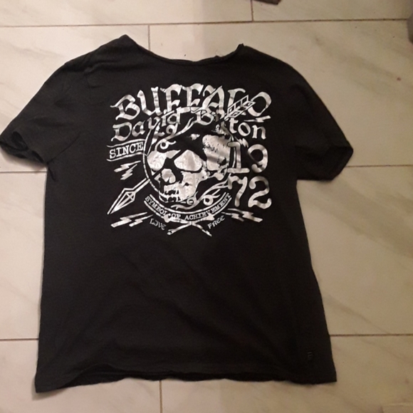 Buffalo Graphic Tee - Picture 2 of 2